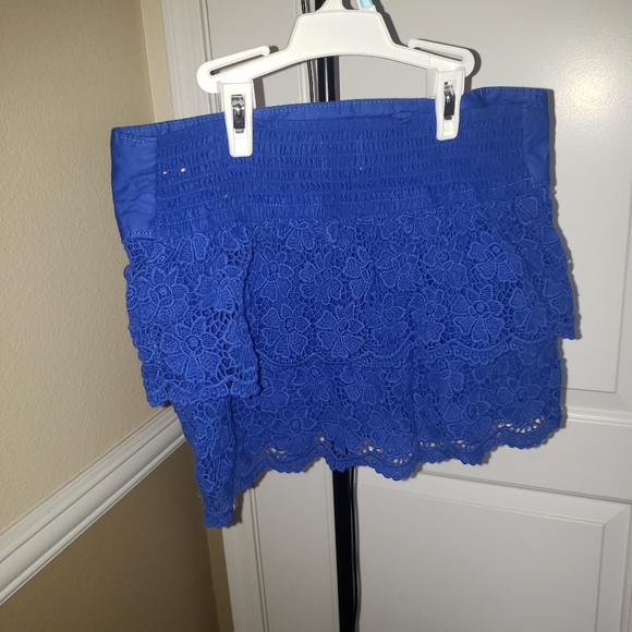 Skirt - Picture 2 of 2